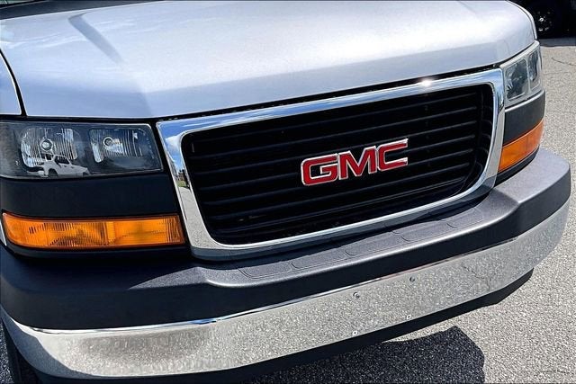 2022 GMC Savana Passenger 3500 LS
