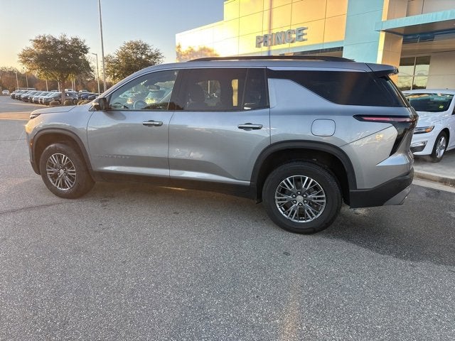 2024 Chevrolet Traverse LT