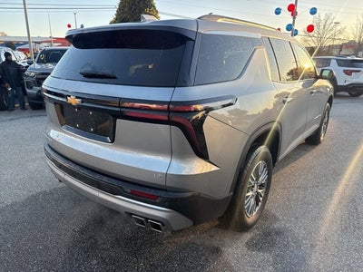 2024 Chevrolet Traverse LT