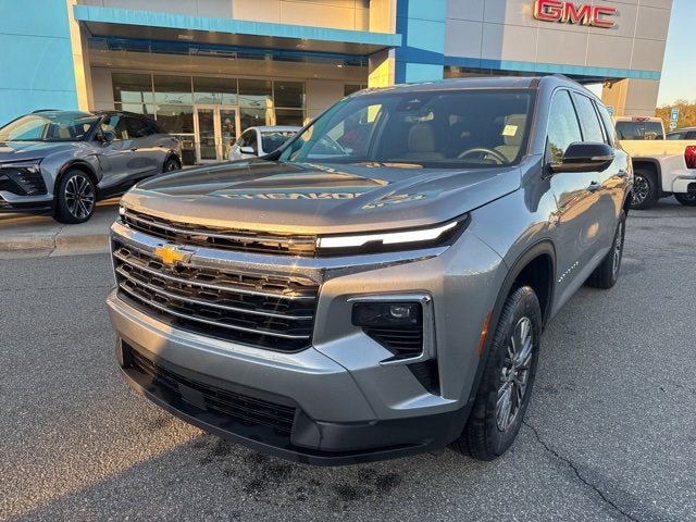 2024 Chevrolet Traverse LT