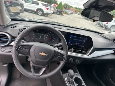 2025 Chevrolet Trax LS