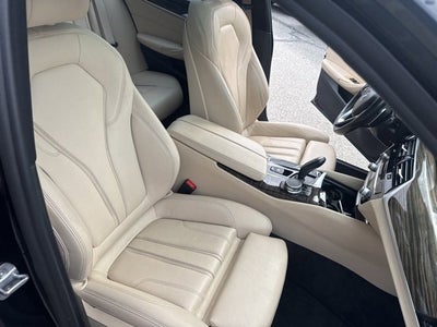 2018 BMW 5 Series 530i