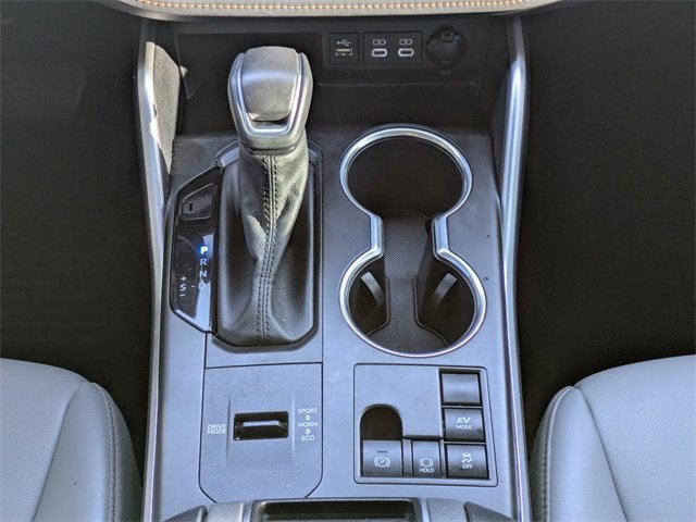 2023 Toyota Highlander Hybrid Bronze Edition