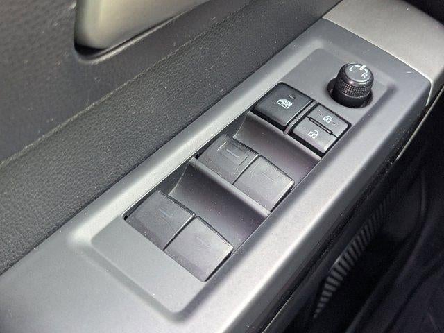 2022 Toyota Tundra 4WD SR5