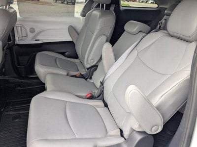 2025 Toyota Sienna XLE 8 Passenger