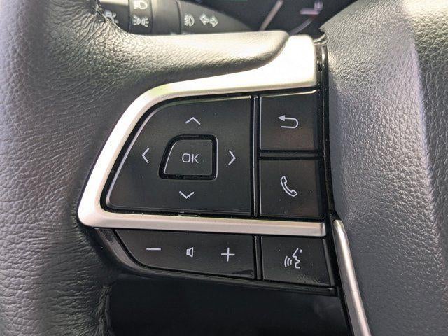 2025 Toyota Sienna XLE 8 Passenger
