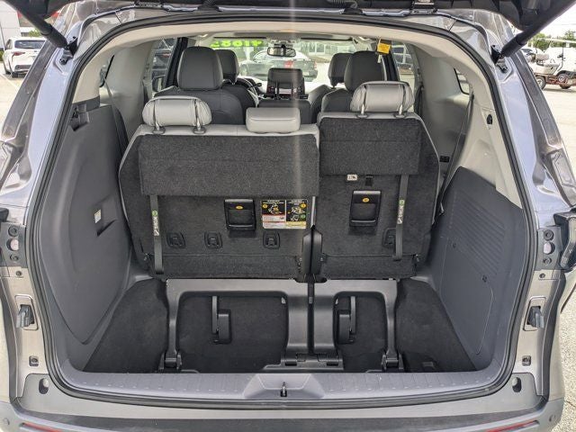 2024 Toyota Sienna XLE 8 Passenger