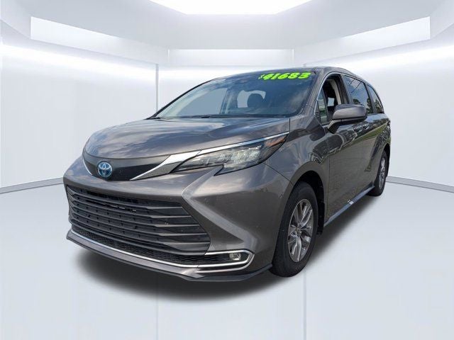 2024 Toyota Sienna XLE 8 Passenger