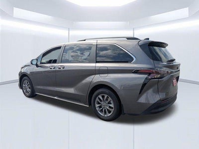 2024 Toyota Sienna XLE 8 Passenger