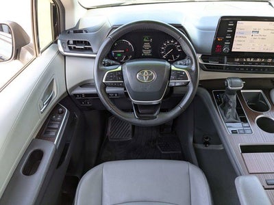2024 Toyota Sienna XLE 8 Passenger