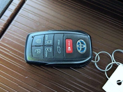 2024 Toyota Sienna XLE 8 Passenger