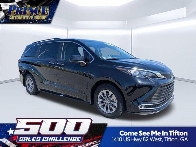 2024 Toyota Sienna XLE 8 Passenger