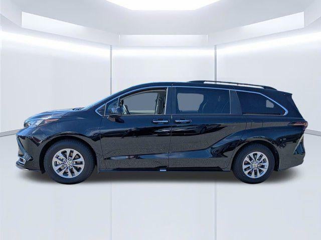2024 Toyota Sienna XLE 8 Passenger