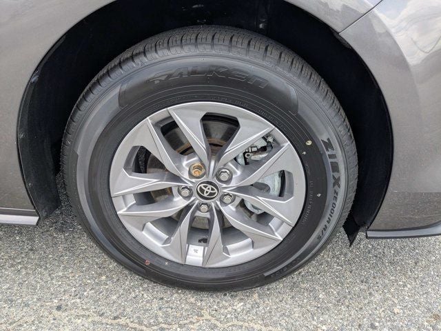 2024 Toyota Sienna XLE 8 Passenger