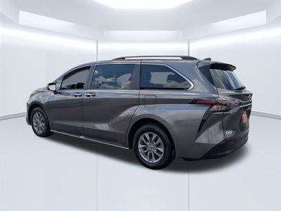 2024 Toyota Sienna XLE 8 Passenger