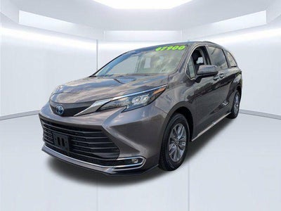 2024 Toyota Sienna XLE 8 Passenger