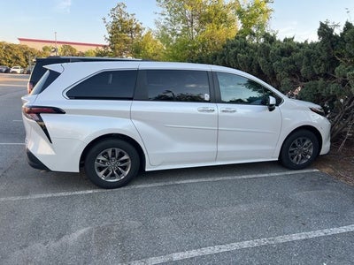 2024 Toyota Sienna XLE