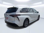 2024 Toyota Sienna XLE 8 Passenger