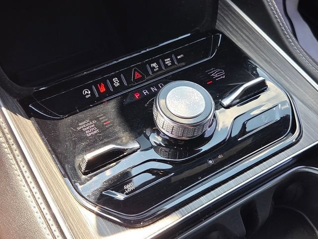 2024 Jeep Wagoneer L Series III
