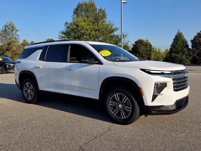 2024 Chevrolet Traverse LT